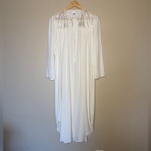 Carole Hochman Petite nightgown made of 100% polyester with floral embroidery